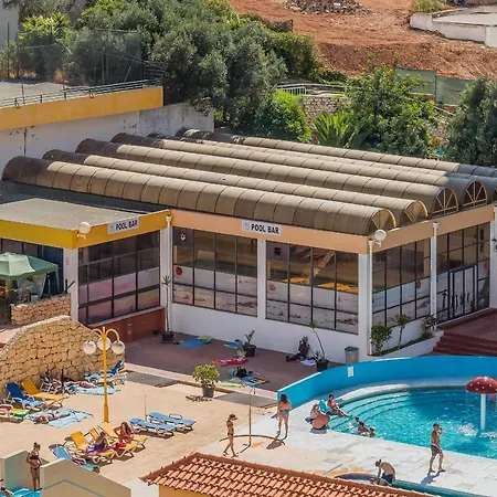 Sunny Flat W/ Balcony & Pool By Lovelystay *