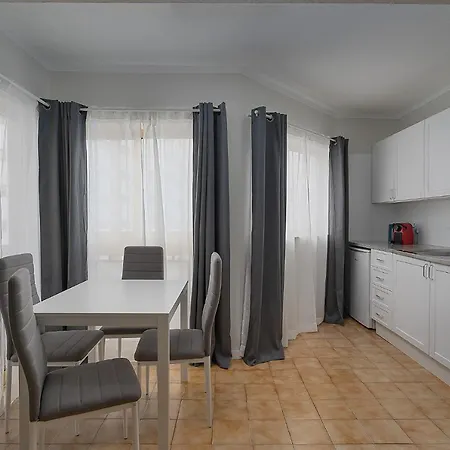 Appartement Sunny Flat W/ Balcony & Pool By Lovelystay