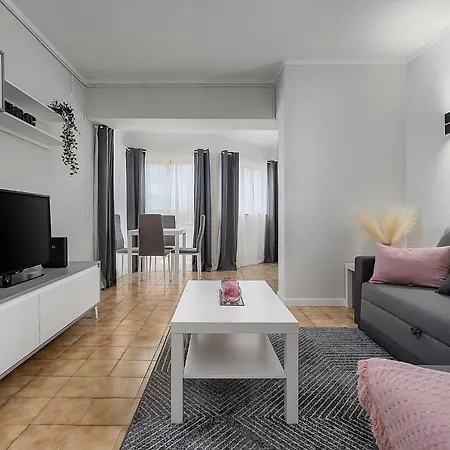 Appartement Sunny Flat W/ Balcony & Pool By Lovelystay