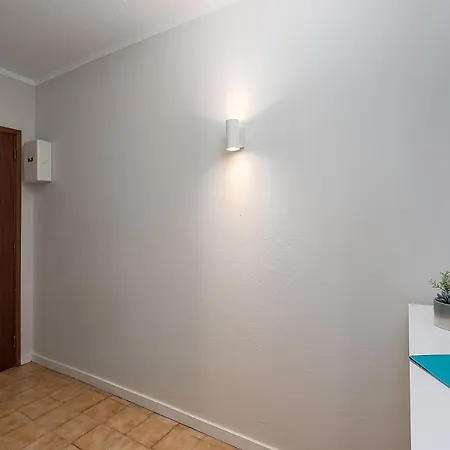 Appartement Sunny Flat W/ Balcony & Pool By Lovelystay